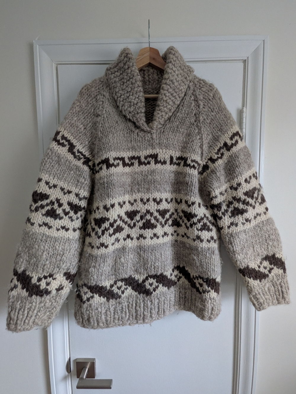 Chunky Turtleneck Sweater in Beige with Brown Pattern